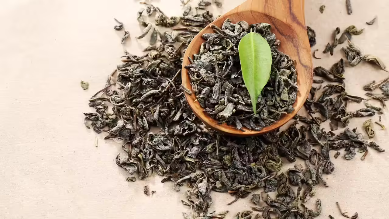Black Tea Regional Leaves